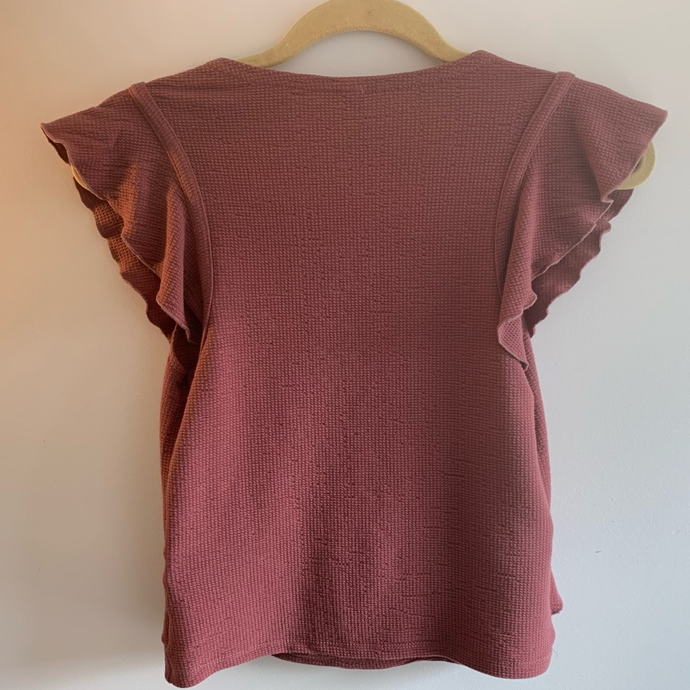 AMERICAN RAG TOP w/ RUFFLE DETAIL - Picture 2 of 4